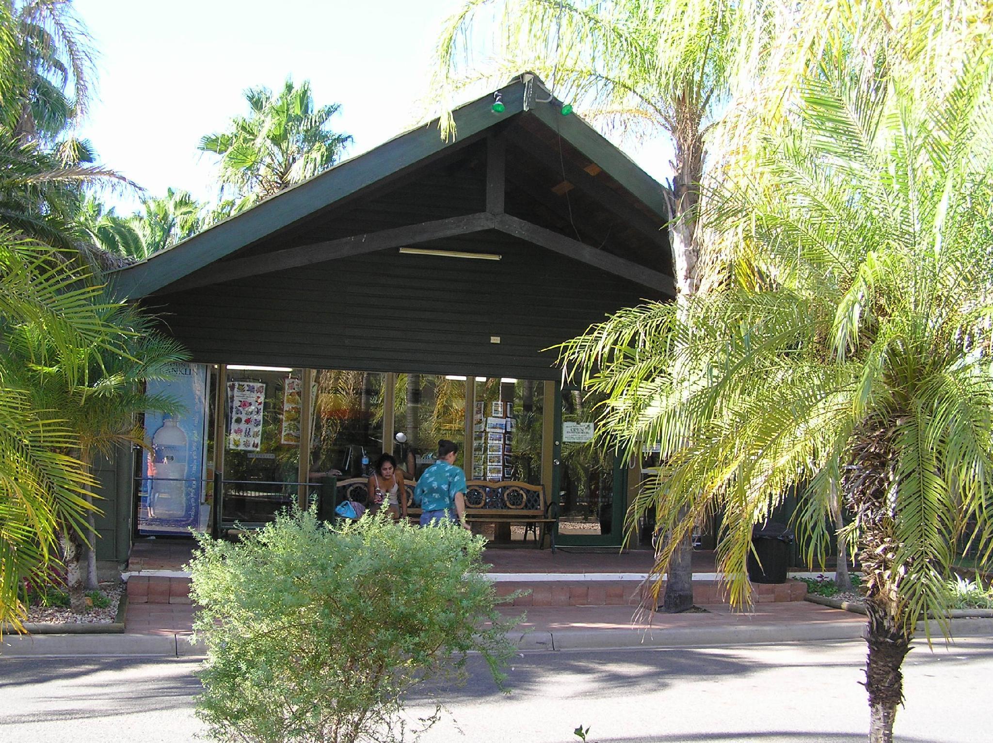 Desert Palms Motel 3*