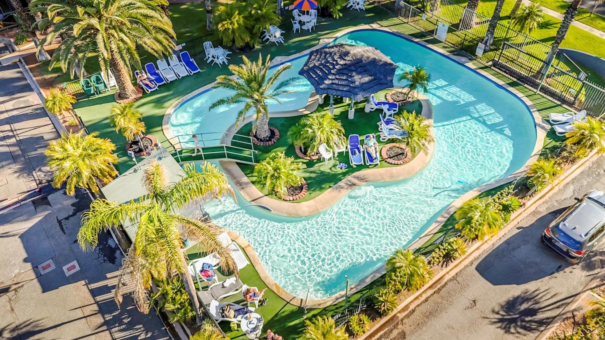 Desert Palms Motel