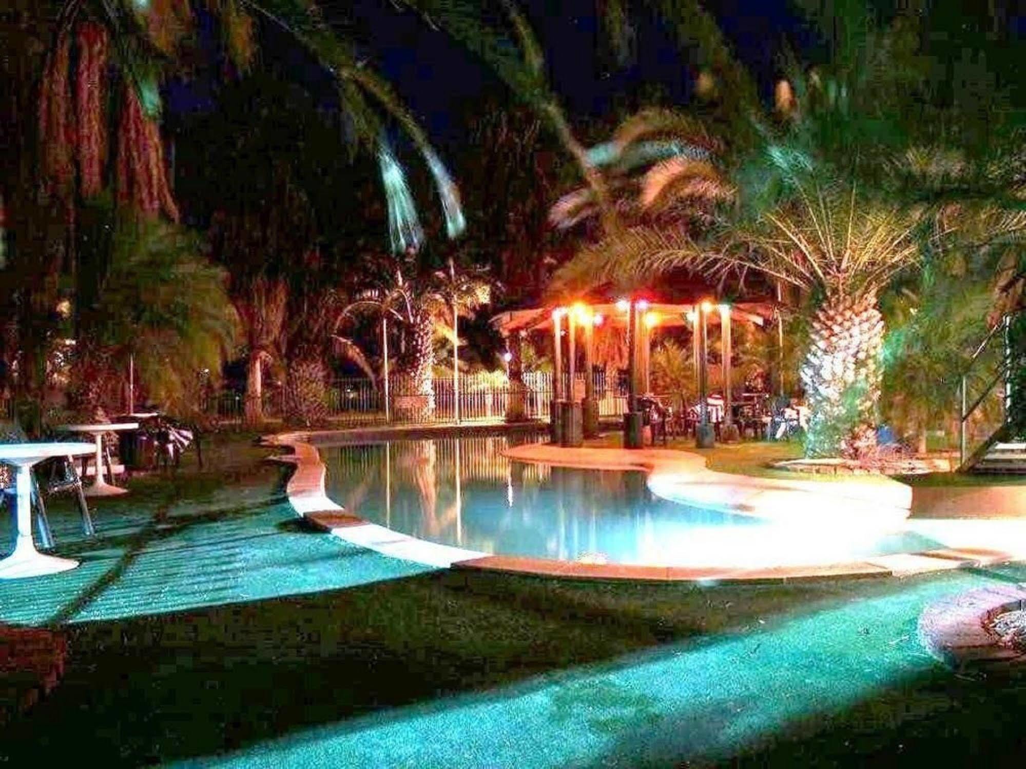 Motel Desert Palms 3*